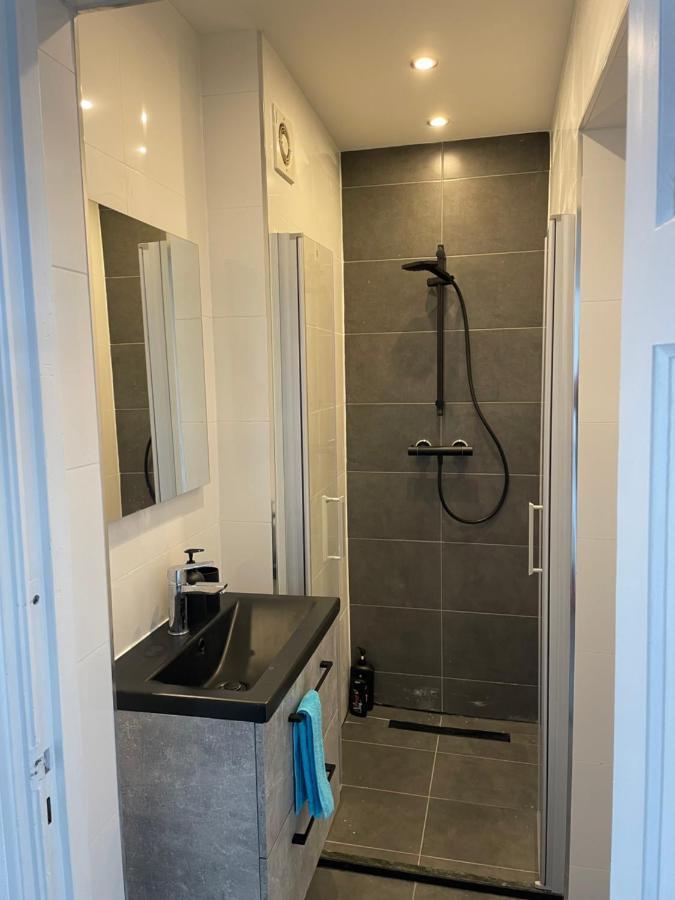 Sunny And Spacious Apartment Ротердам Екстериор снимка